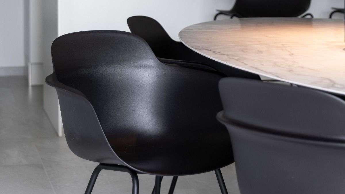 Charrell_home's tweet image. Dat zit als gegoten! 😊 Sicla is een toppertje uit onze Charrell-collectie. Bekijk alle stoelen op de website of kom langs in onze conceptstores.