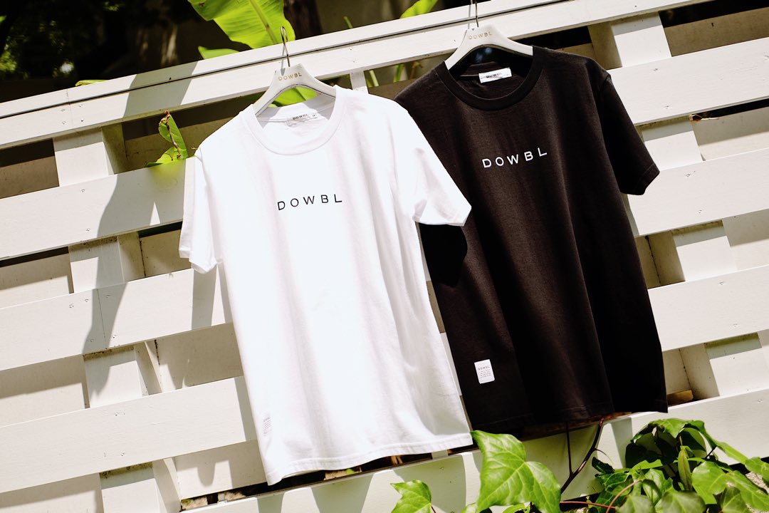 DOWBL_Official's tweet photo. 2021 DOWBL Spring Summer correction

"Hologram Kiss Short Sleeve"

#DOWBL https://t.co/Z9fT4qDdMI
