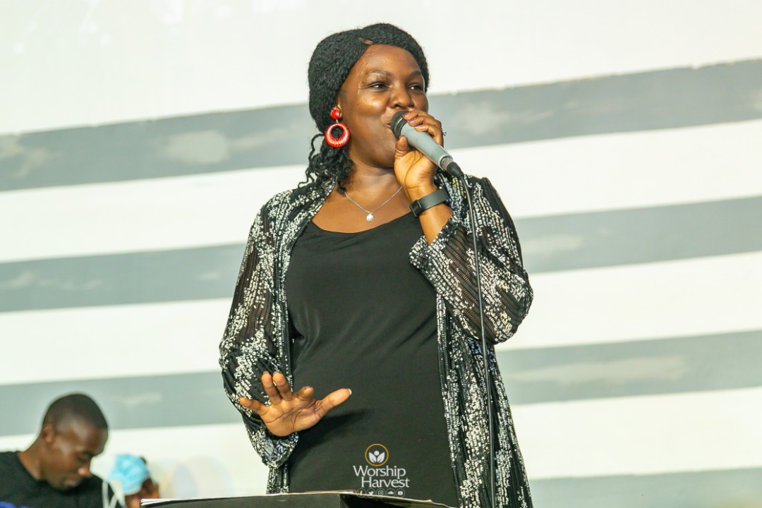 worship_harvest's tweet image. Bwoba tolina milandila tosobola kunyezebwa .Emilandila gyo bwe gitanywela mu Yesu obuzibu nga buze ogya kubusa busa obulokozi bwo . 

 YouTube youtu.be/BkXCVF2ETOY

#LugandaService 
#WorshipHarvest