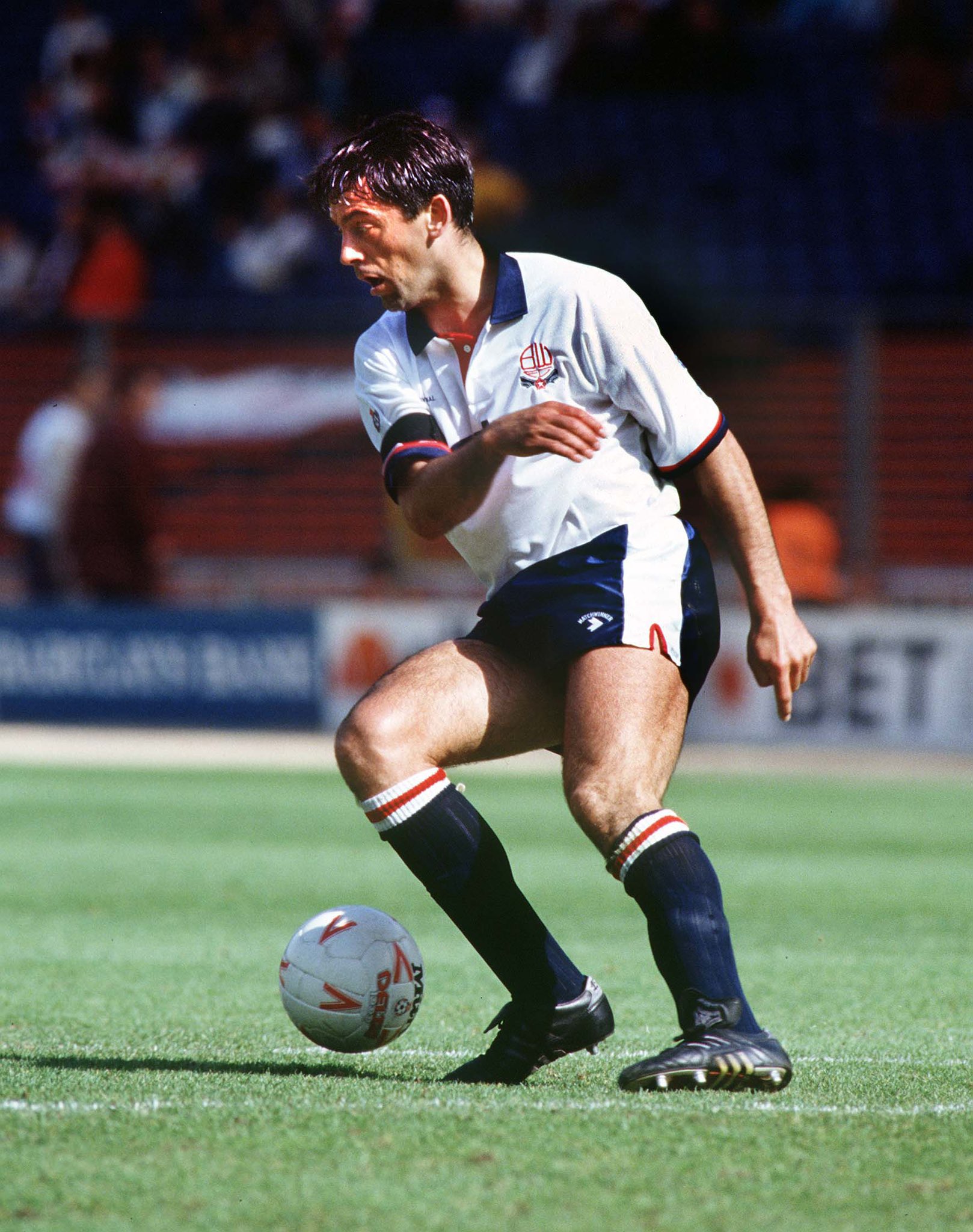  Happy 62nd Birthday to former Wanderers defender and assistant manager, Phil Brown.    