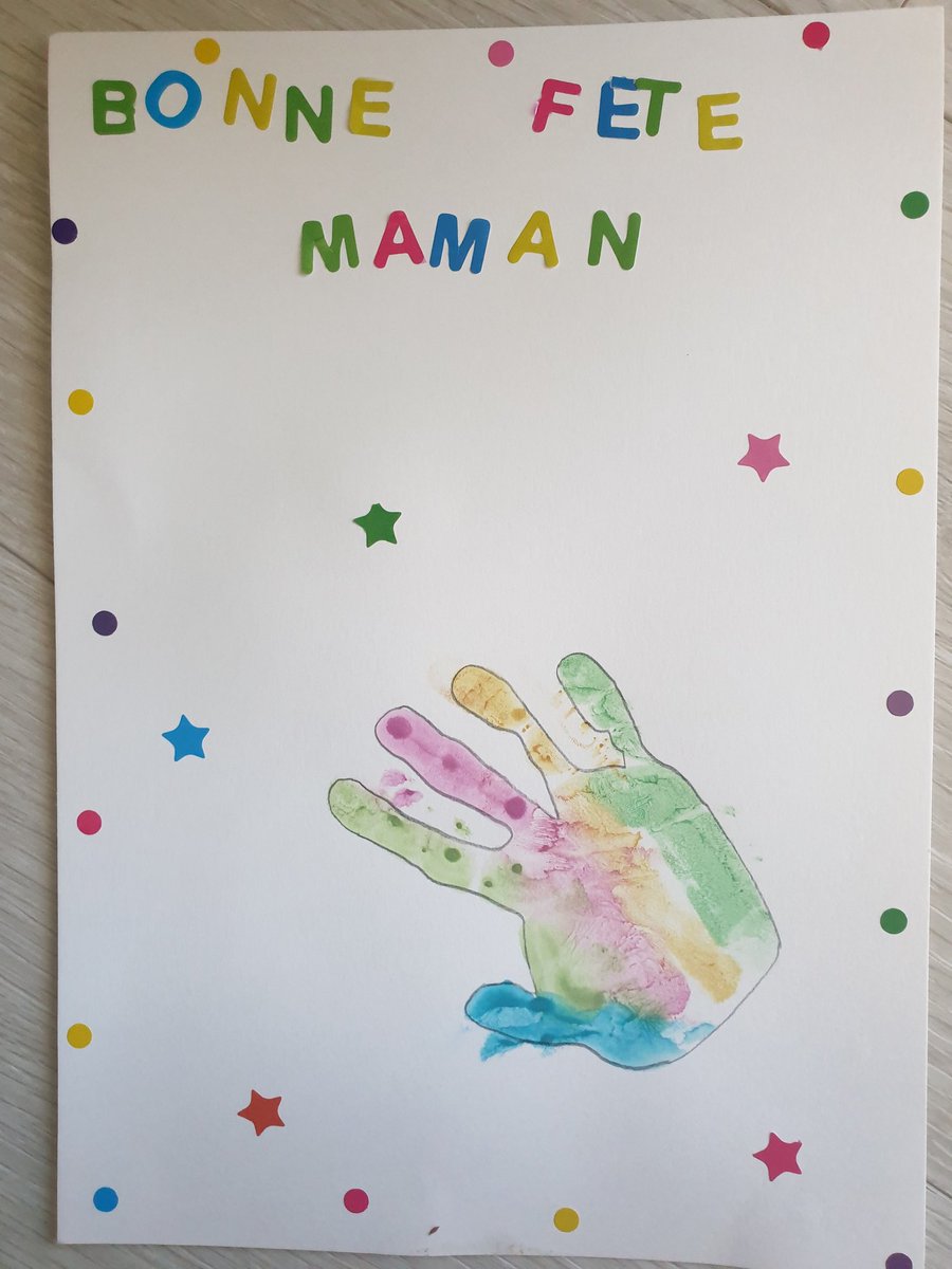 ライオン 日本帰国妄想中 على تويتر 今日は母の日 息子から初めてのプレゼント 天然の従兄弟がお母さんに 母の日 おめでとう と言ってて爆笑した記憶があるんだけど こっちの母の日って日本みたいに感謝を伝えるっていうより従兄弟の発想に近いかも