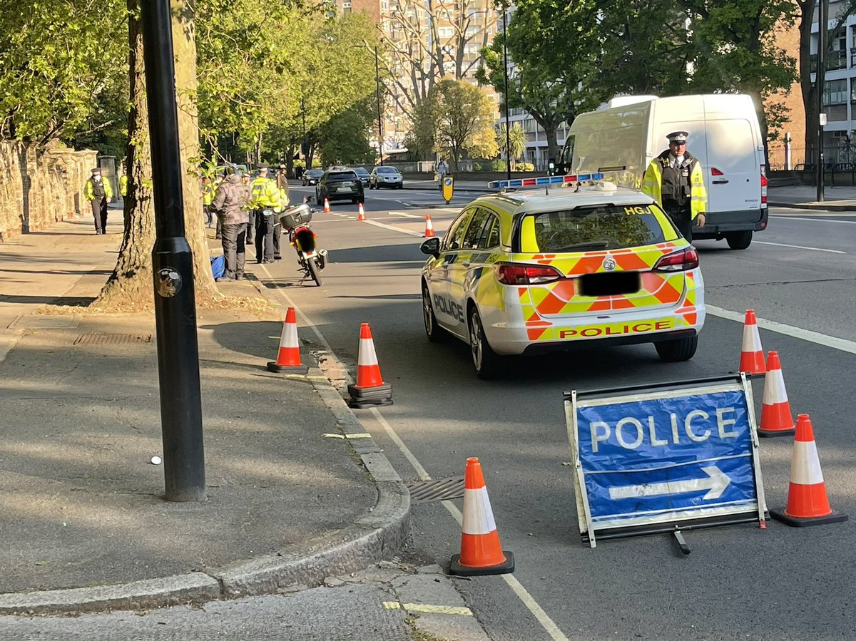 MPSRTPC's tweet image. Excellent joint op yesterday between #CabsUnit, @TfLTPH, #RoadCrimeTeam, @MPSMaidaVale, brilliant @MPSSpecials and more.

This was to target criminal use of the roads.

✅ Arrests for PWITS.

✅ Dangerous vehicles off the road.

✅ Visible presence for local community.

#GoodWork