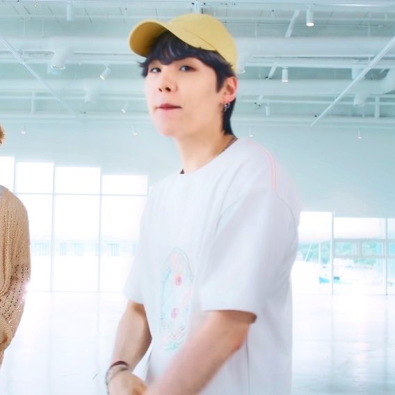mullet yoongi😍