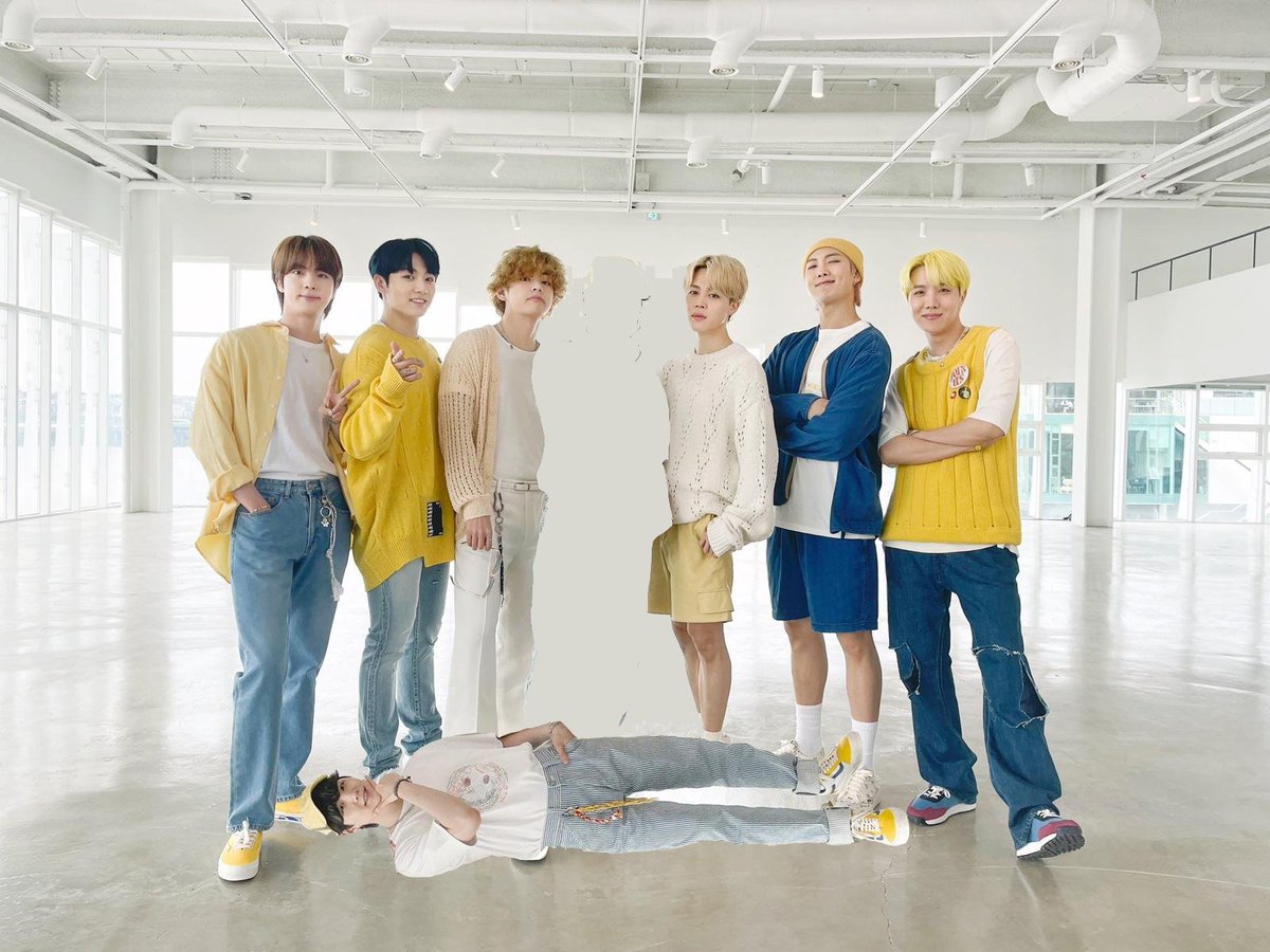 GeniusLabTR's tweet photo. [300521]@bts_bighit Twitter Güncellemesi💫

"[Öngösterim Fotoğrafı]
SUGA'nın yerde yatmadığı..hatta yabancı bir yerde bir önizleme fotoğrafı geliyor...
Tazeleyeci B-ersiyon B-utter🧈ARMYler hemen bilgisayar başına!
#ButterSonyeondan #ButterButterButter #AnneVideolarNedenBitmiyor" https://t.co/qz7V7pQ4w2