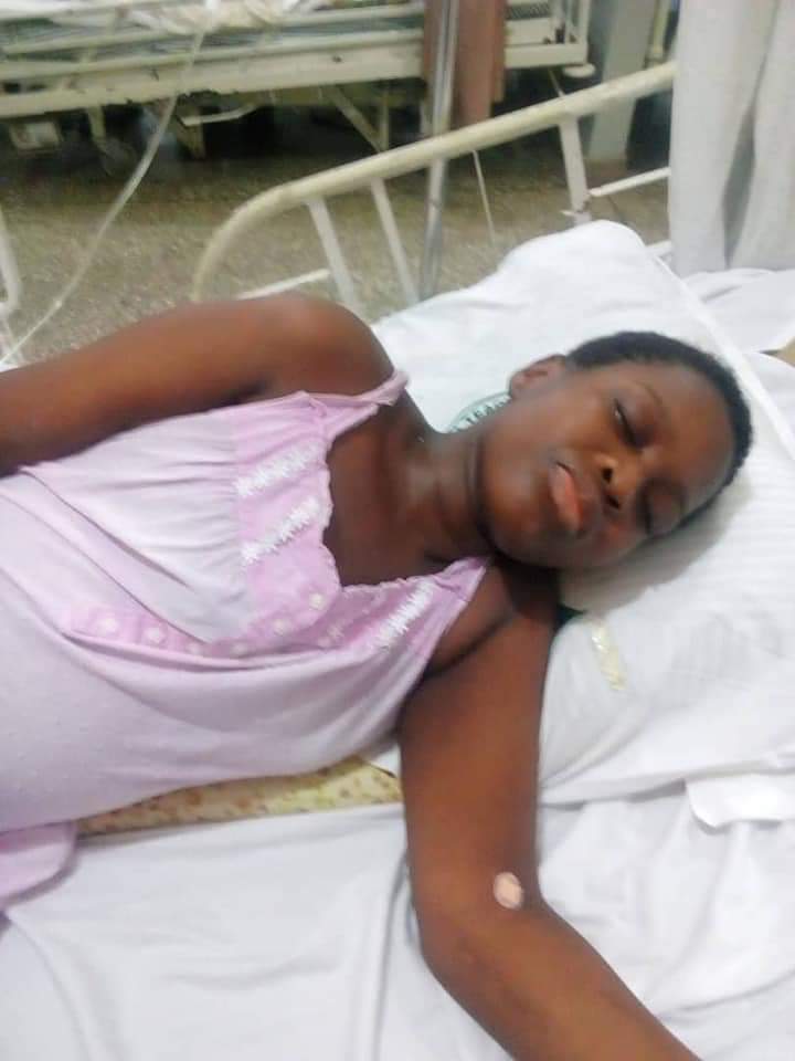 _IsaacOtoo's tweet photo. The family of this 19-year lady needs our support. She has been diagnosed with Ovarian Cancer. The Dad is a single parent who has lost his job and at his wit's end. She needs to undergo Chemotherapy as soon as possible.  She is currently on Admission at the KBTH, CHENARD A ward. https://t.co/engnEawyT2