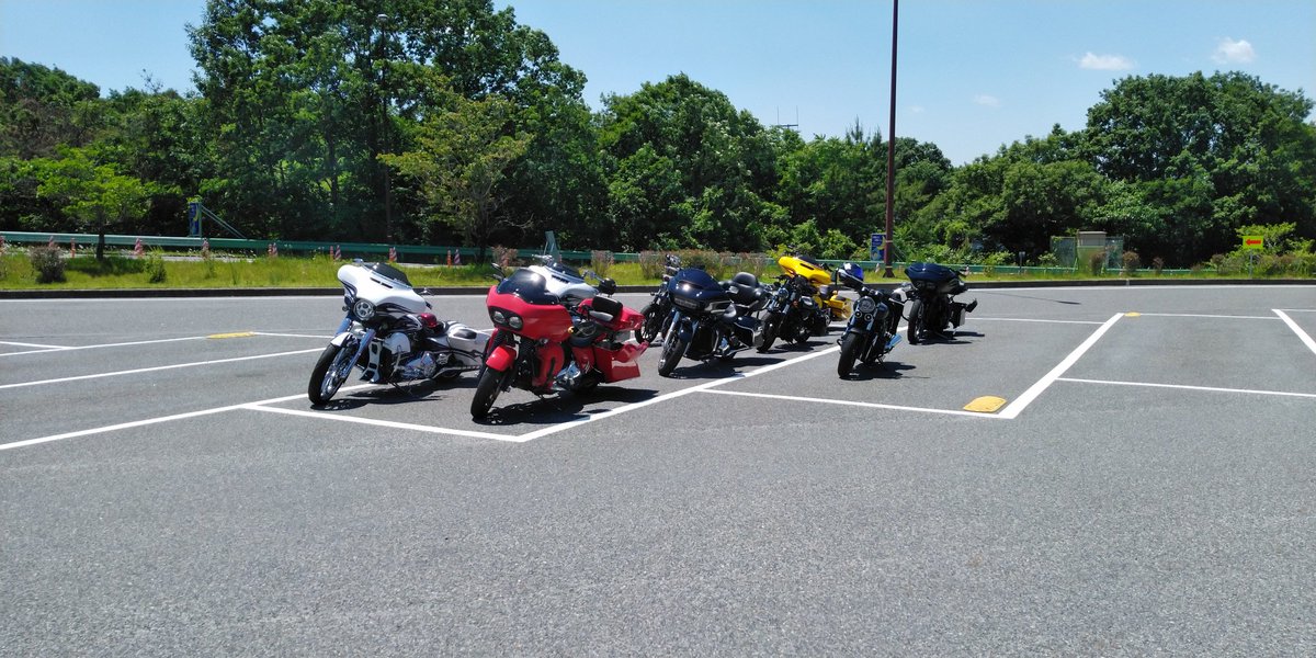 TR84995362's tweet photo. 今日はチームのツーリング😁
天気も良く最高でした👍
#ハーレーダビッドソン
#ハーレー
#ロードグライド
#ストリートグライド
#ツーリング https://t.co/EYZeQgWajL