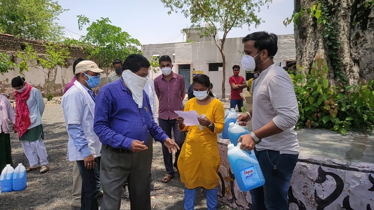 Anugrahwelfare1's tweet photo. Sector Barotha (Dist. Dewas, Madhya Pradesh), successfully completed Sanitizer Drive.
@WHO @MoHFW_INDIA @DewasMcorp @SonuSood @PMOIndia
#indianeedsvaccines #indianeedshelp https://t.co/e0bwxzVZjW