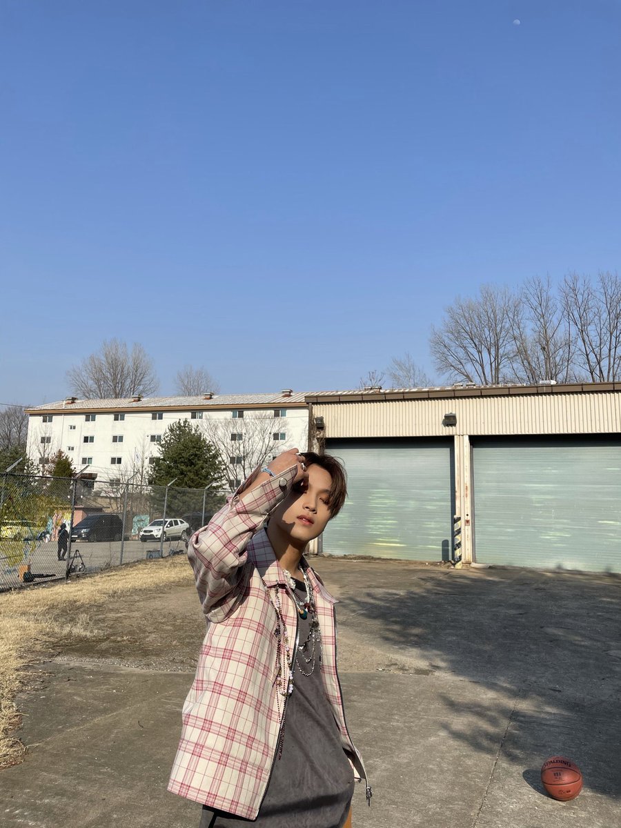 godlyhae's tweet photo. HE IS THE MOMENT https://t.co/SyNbF4r7CE