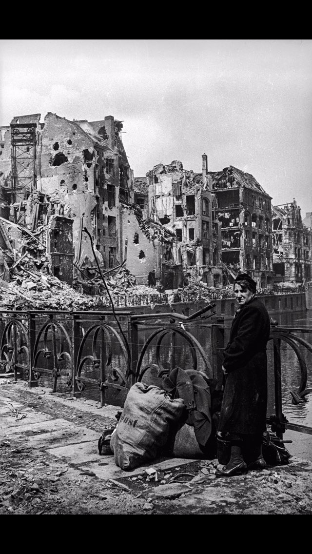 EINLADUNG ZUR ONLINE-FÜHRUNG AM 30. MAI 2021 UM 17 UHR MIT THOMAS GUST &amp; ANA DRUGA <a href="/BuchkunstBerlin/">Buchkunst Berlin</a>

Anmeldung über Kurz-Link: t1p.de/2cec / Kennwort: MC-E