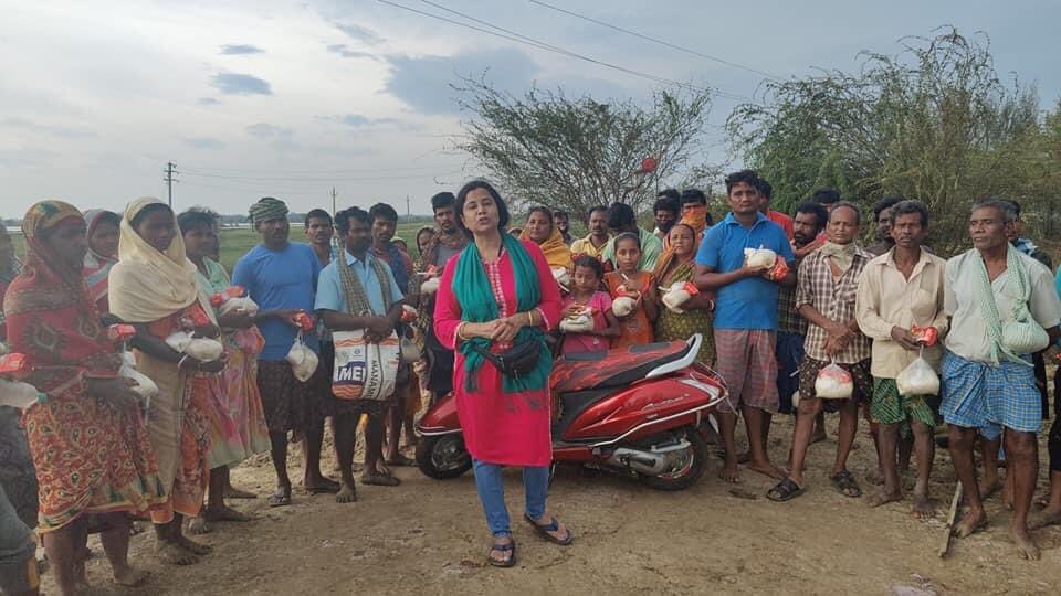 mamtakundu92's tweet photo. What’s happening at #JaiBalasore...
Scene1. Lip service by @Vkpandianfancl1 @DSMishraKLD                   https://t.co/PgpCHCTvO2.         Scene2. The reality of #CycloneYaasUpdate                 https://t.co/HmH8GwknMD.          @Naveen_Odisha @NPatnaikOdisha @NavjyotiPatnaik https://t.co/6e4K0NSgJ5