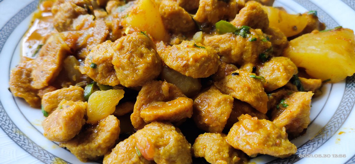 CookEmerging's tweet photo. Soya bean Curry with egg and potato. Delicious and fulfilling food. 
#soyabeancurry #soyabean #vegetable #vegrecipe #Cooking https://t.co/vMjfEfWKEp