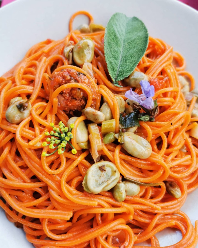 nadasto's tweet photo. Ce petit délice, des #spaghetti pulpe de tomates épices chorizo fèves fleurs de sauge et de fenouil 🎉
#pastalover #pastaforlife #chorizo #savoureztoulouse #foodphotography #foodinspiration #feves #foodlovers #franckmen #cuisinepopulaire #easycooking https://t.co/GIVxZ4MEsY https://t.co/O03pN0HZ8Q