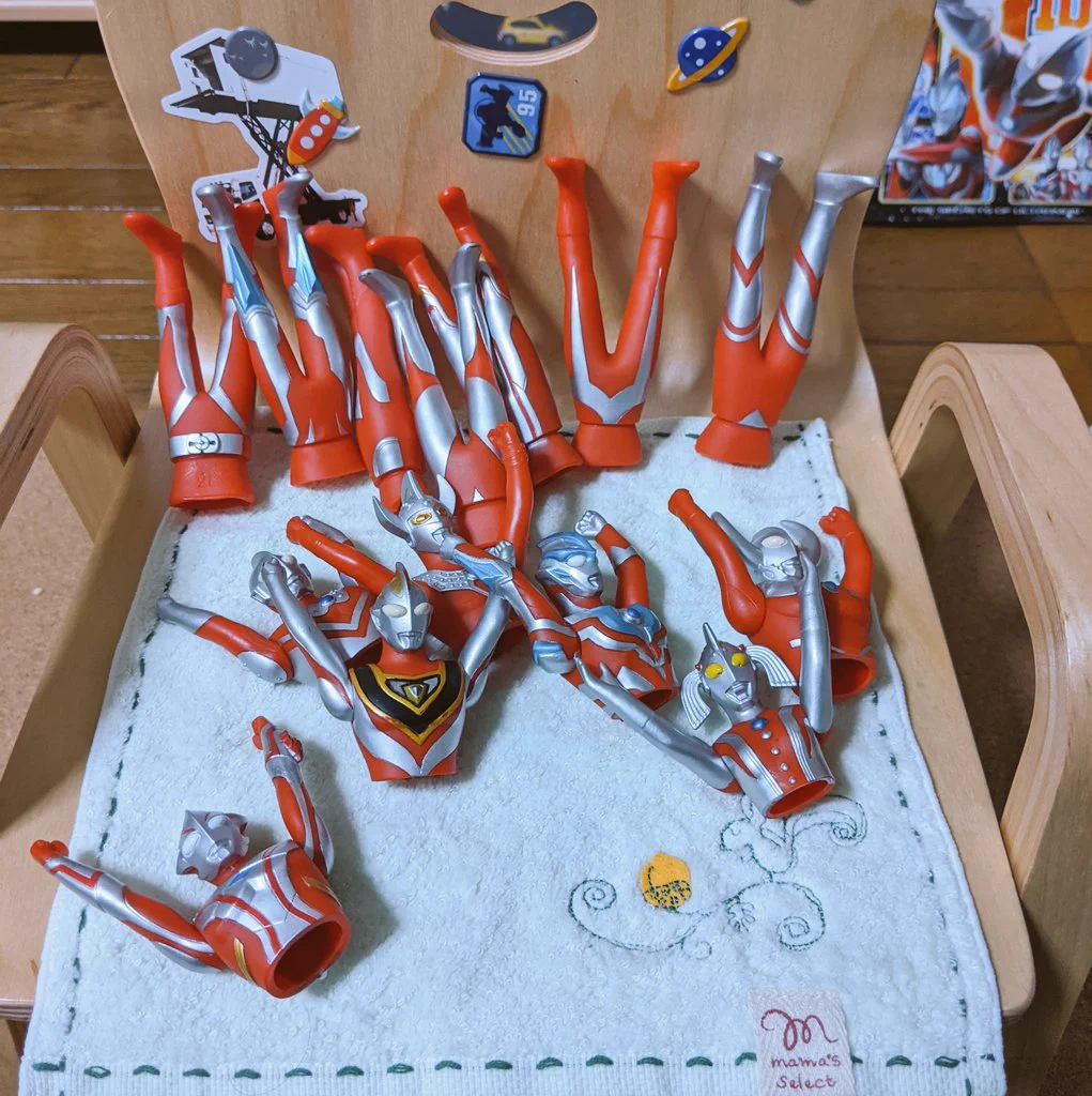 2ピースでも難しい？上半身と下半身の分かれたウルトラマンの組み合わせ方www