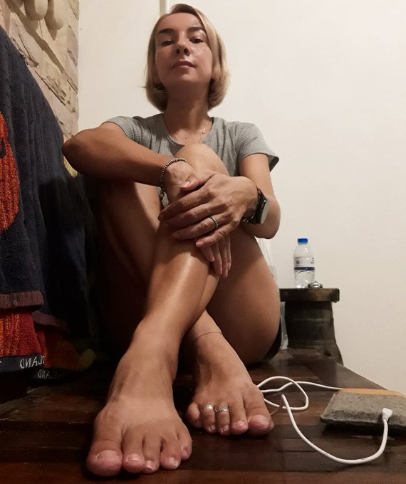 https://t.co/blHKlPPyTu https://t.co/2xdLiILwT1<a href="/tag/giantess"class="tags"><span>#giantess</span></a><a href="/tag/giantessfeet"class="tags"><span>#giantessfeet</span></a><a href="/tag/tinyman"class="tags"><span>#tinyman</span></a><a href="/tag/giantgirl"class="tags"><span>#giantgirl</span></a>