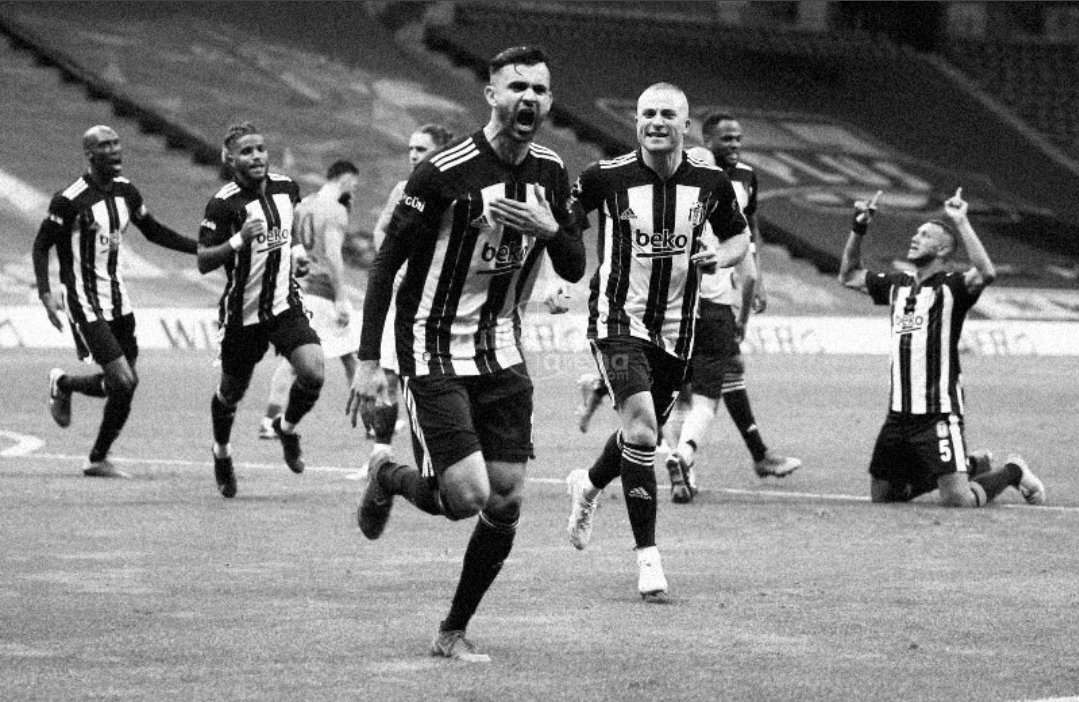 Göğsüne vura vura koşan oyuncuların hastasıyız..🦅🖤
#Besiktas #SampiyonlarLigi #SampiyonBesiktas #Ghezzal #Rosier #Quaresma