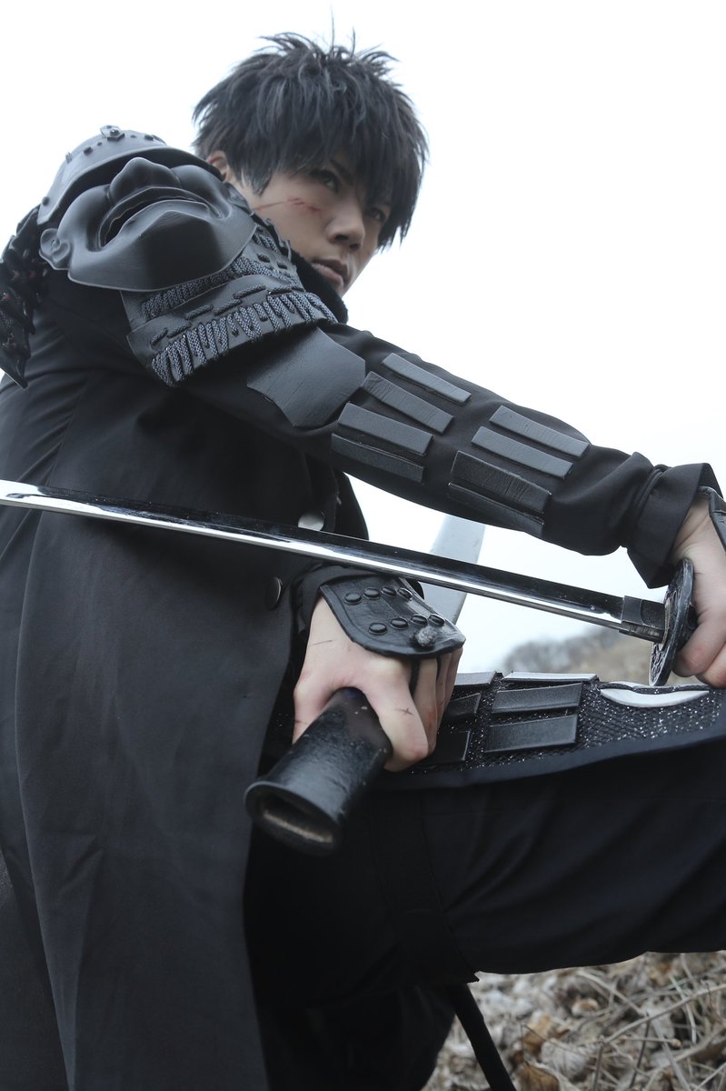 Twoucan 武器構え の注目ツイート イラスト マンガ コスプレ モデル