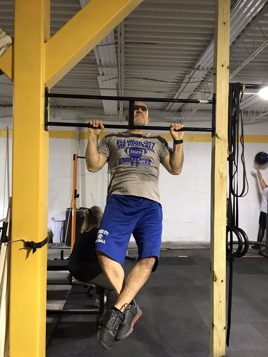 Perry_Hartman's tweet photo. Friday’s WOD at @PowerGloryFit in 3:49.  That’s a PR.   #fran #letsgo https://t.co/vLI9T97gYu