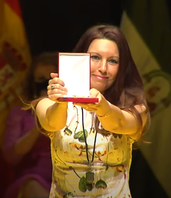 Los Procuradores sevillanos agradecemos esta distinción que nos otorga <a href="/Ayto_Sevilla/">Ayuntamiento de Sevilla</a> . Seguiremos trabajando día a día en colaboración con la Administración de #Justicia en beneficio de todos los ciudadanos de nuestra querida #Sevilla.
#MedallasSevilla21