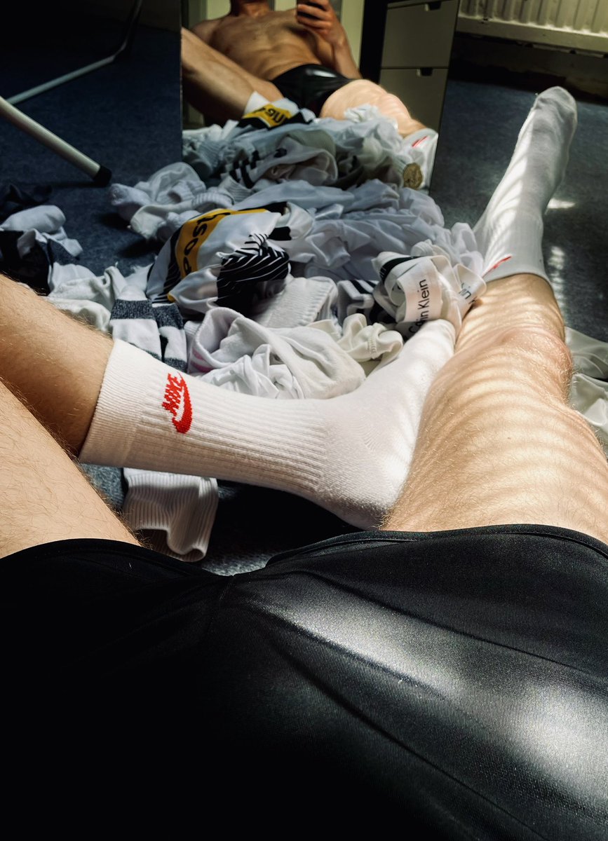 Spoefje's tweet photo. Sunday. Fun- and Laundry day. 🔥🧦
-
#whitesocks #WhiteSox #dirtysocks #gaysocks #dutchgay #sniffing #sniffmysocks #nikesocks #adidassocks https://t.co/pGNwGDAROs
