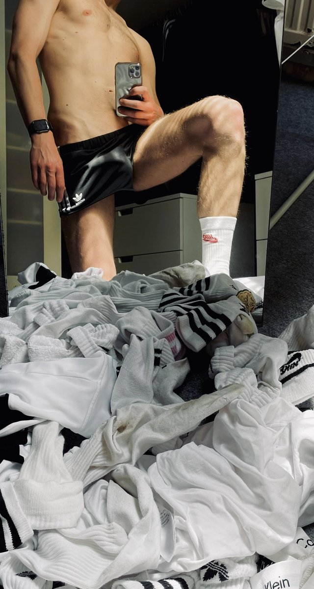 Spoefje's tweet photo. Sunday. Fun- and Laundry day. 🔥🧦
-
#whitesocks #WhiteSox #dirtysocks #gaysocks #dutchgay #sniffing #sniffmysocks #nikesocks #adidassocks https://t.co/pGNwGDAROs