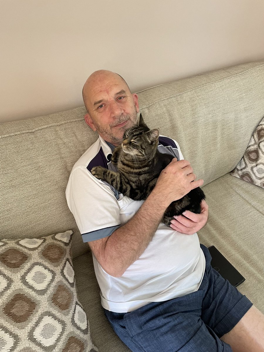 Lyndaadventures's tweet photo. @alanb296 has a new pussy to play with 🤭 😂 #notmycat #youdontlivehere https://t.co/rrpOYvwDmW
