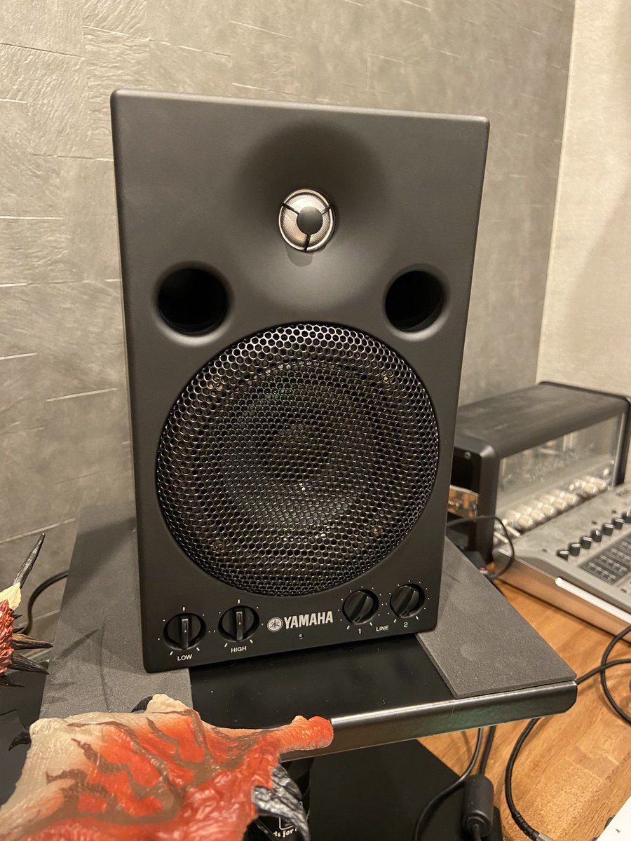 DoDGuitar1's tweet photo. my new gear…
YAMAHA MSP3!!とスタンド!!
ついにヘッドホンのみでの動画制作からサヨナラよ!!夜は鳴らせないけどね!!
#YAMAHA
#MSP3 https://t.co/Xq6ESqmLFk