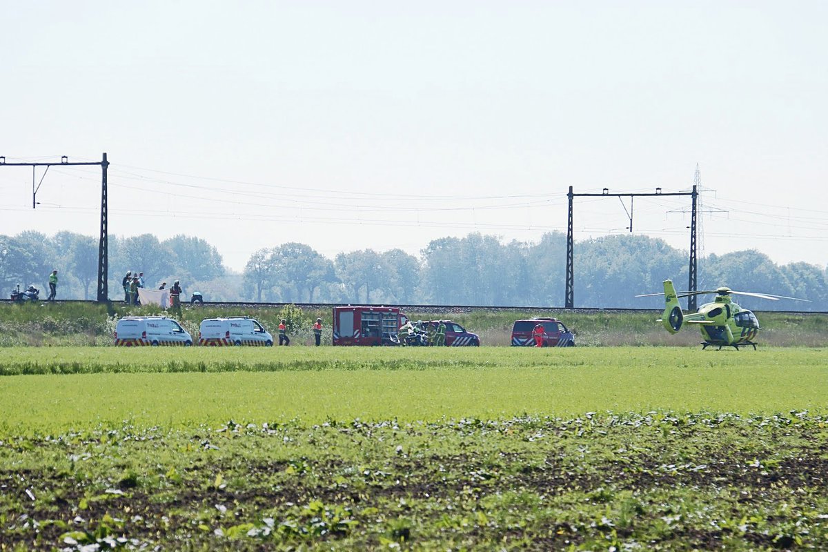 Treinverkeer tussen Meppel en Steenwijk ligt stil na aanrijding op het spoor (Foto's) |. | #Steenwijk.