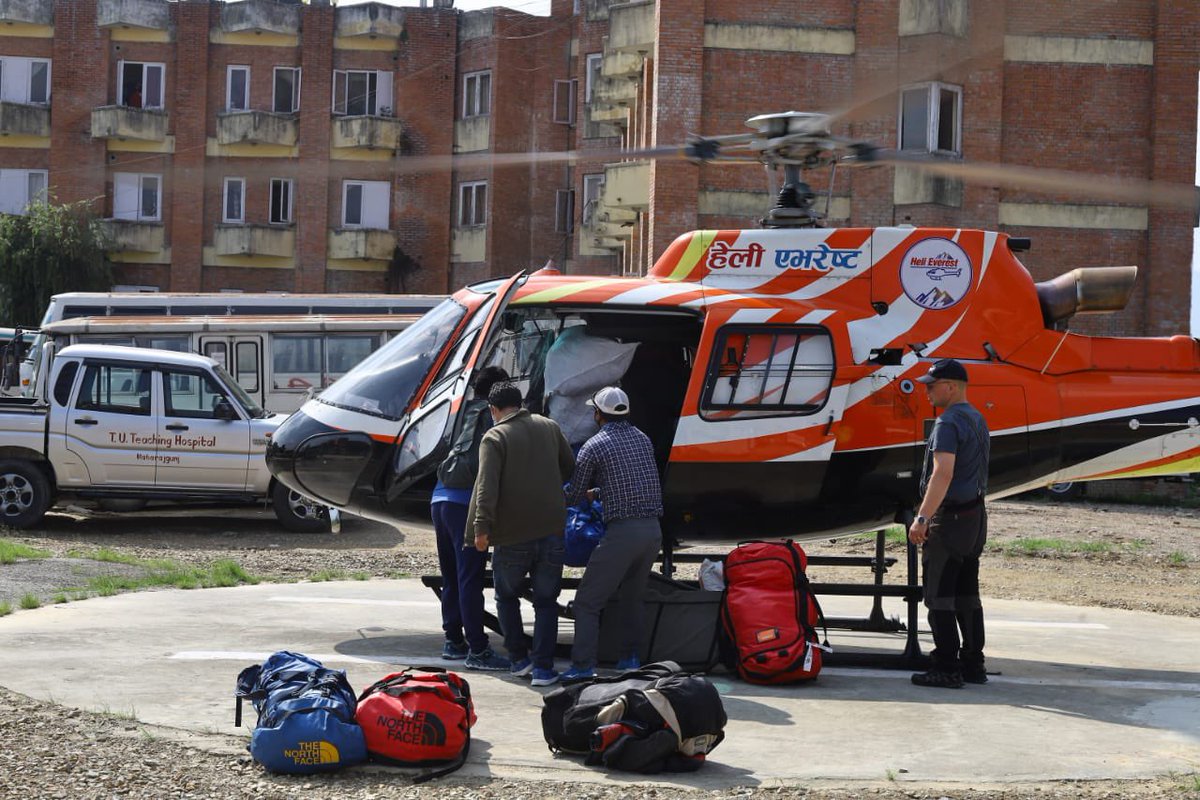 unscriptednepal's tweet photo. Body of 1st casualty of 2021 Spring season- Puwei Liu (55) has been airlifted to Kathmandu from Himalayas. Liu died on his way to Everest Summit at South Col. He had reached Hillary Step, located between South col and summit and had to return due to snow blindness and exhaustion. https://t.co/RsnwtCUPoa