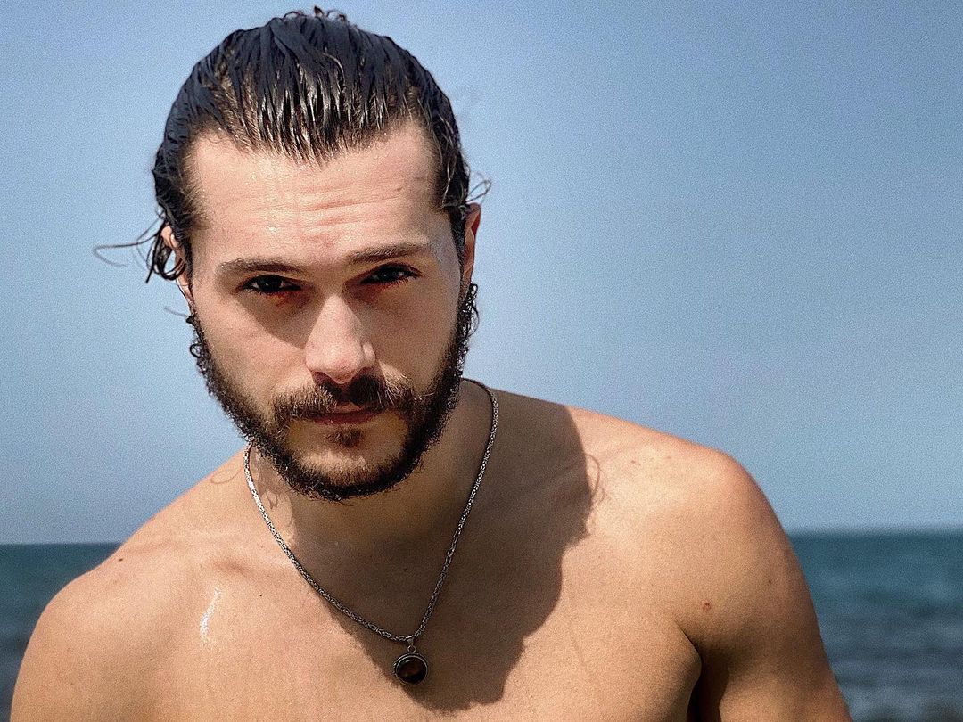 Dylan O'Brien × Alperen Duymaz foto flood