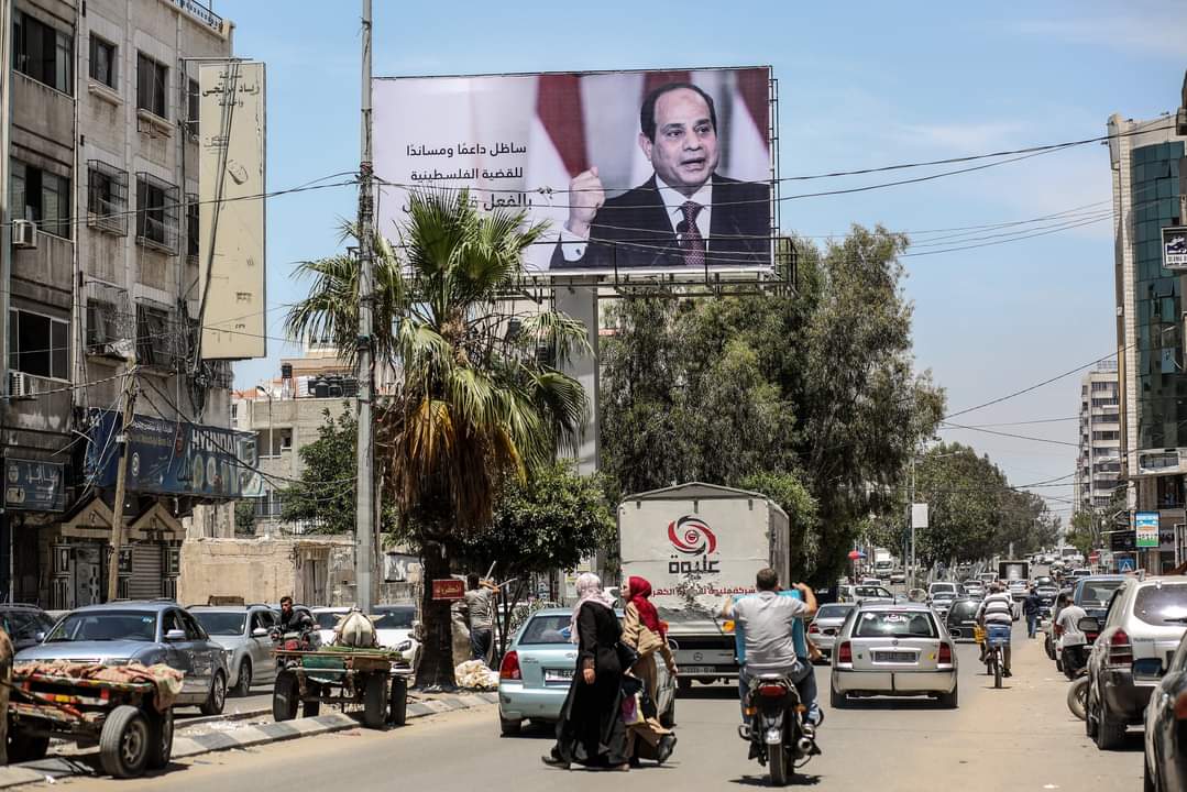NewpressPs's tweet photo. #صور للرئيس المصري عبد الفتاح السيسي في غزة ترحيبا بالوفد المصري الذي يزور #غزة غدا الاثنين.

تصوير: بشار طالب https://t.co/mEvSXdNk4L