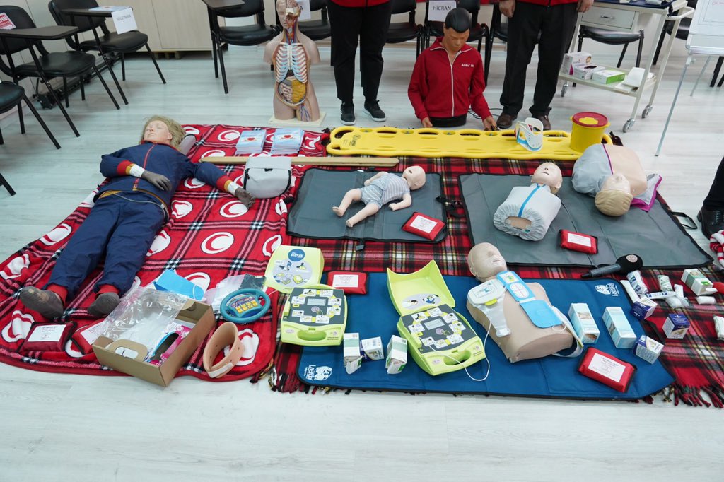 tcmeb's tweet photo. Mesleki Eğitimde 35 Binden Fazla Öğretmene İlk Yardım E��itimi

Bakan Yardımcısı Özer: Yaklaşık 8 ay önce başlattığımız proje ile mesleki ve teknik eğitimde kaliteyi artırmayı, okullar arası başarı farklarını azaltmayı hedefliyoruz.

Haber👉🏻 https://t.co/owxhOljejk https://t.co/iAJuMqEEC9