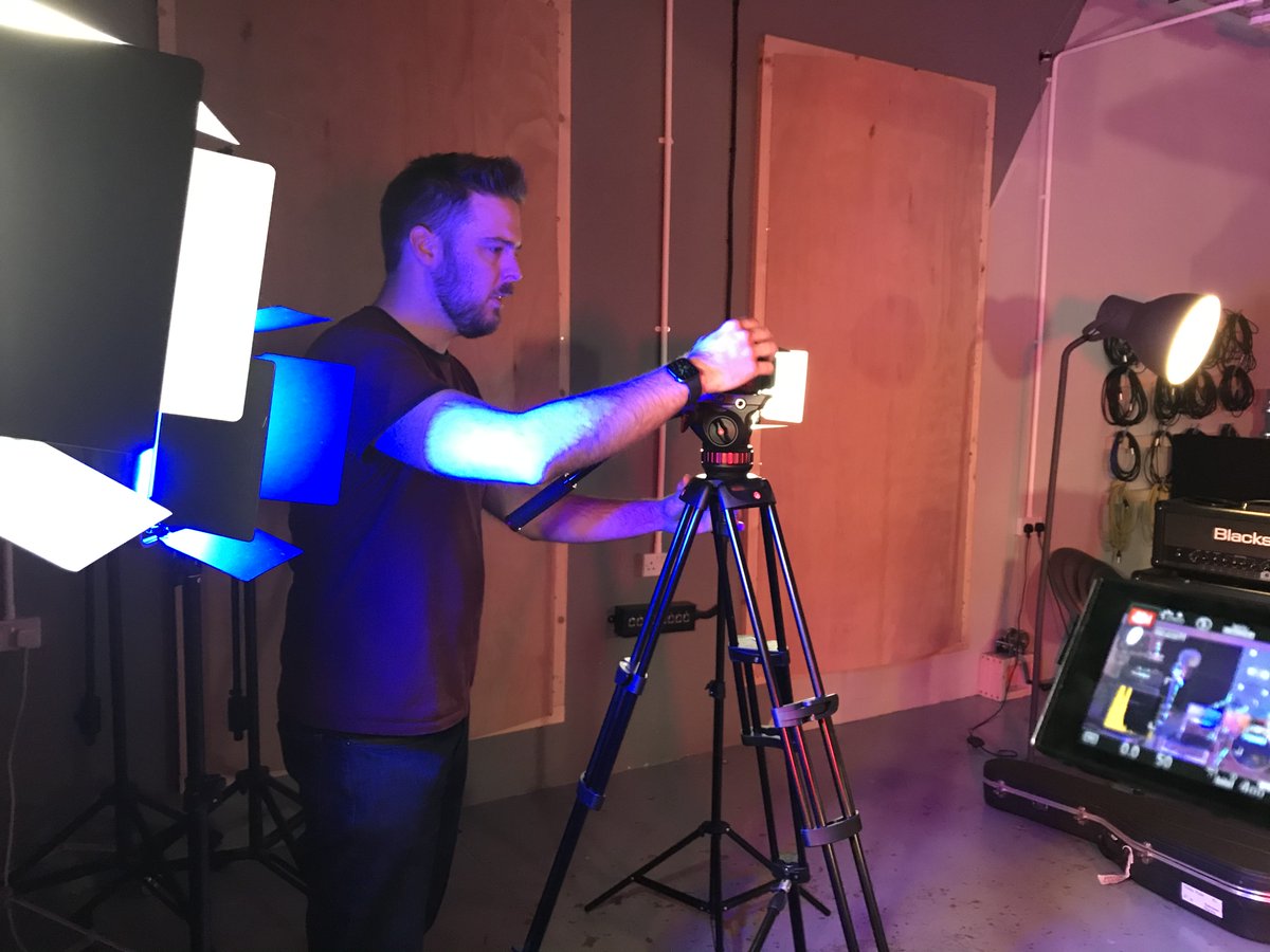 lightupmediauk's tweet photo. It was brilliant to be back in the studio with @chriskingcm  and Chris O'Leary after all this time! Thanks for the great evening guys and thanks to Western Audio Recording &amp; Rehearsal for the wonderful space. https://t.co/fBhYaQzS9J
