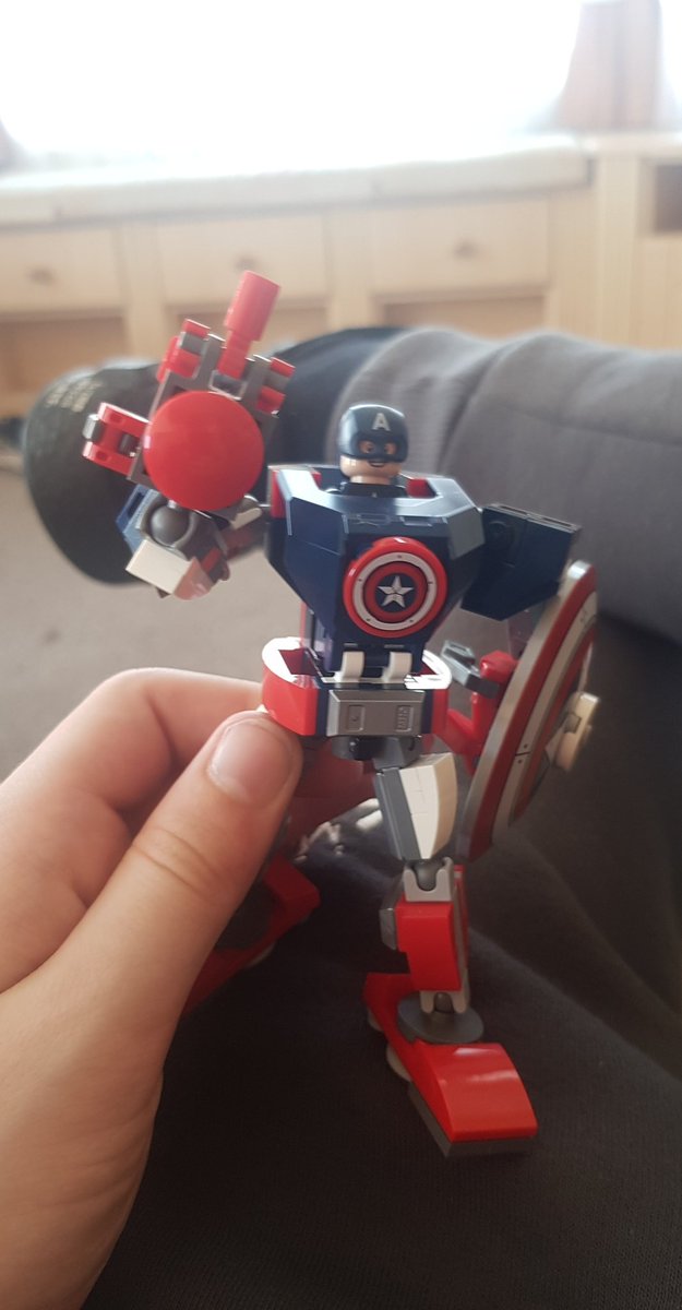 Adamorsomethin2's tweet photo. @LEGO_Group love the new sets https://t.co/9Z91iSHtFA