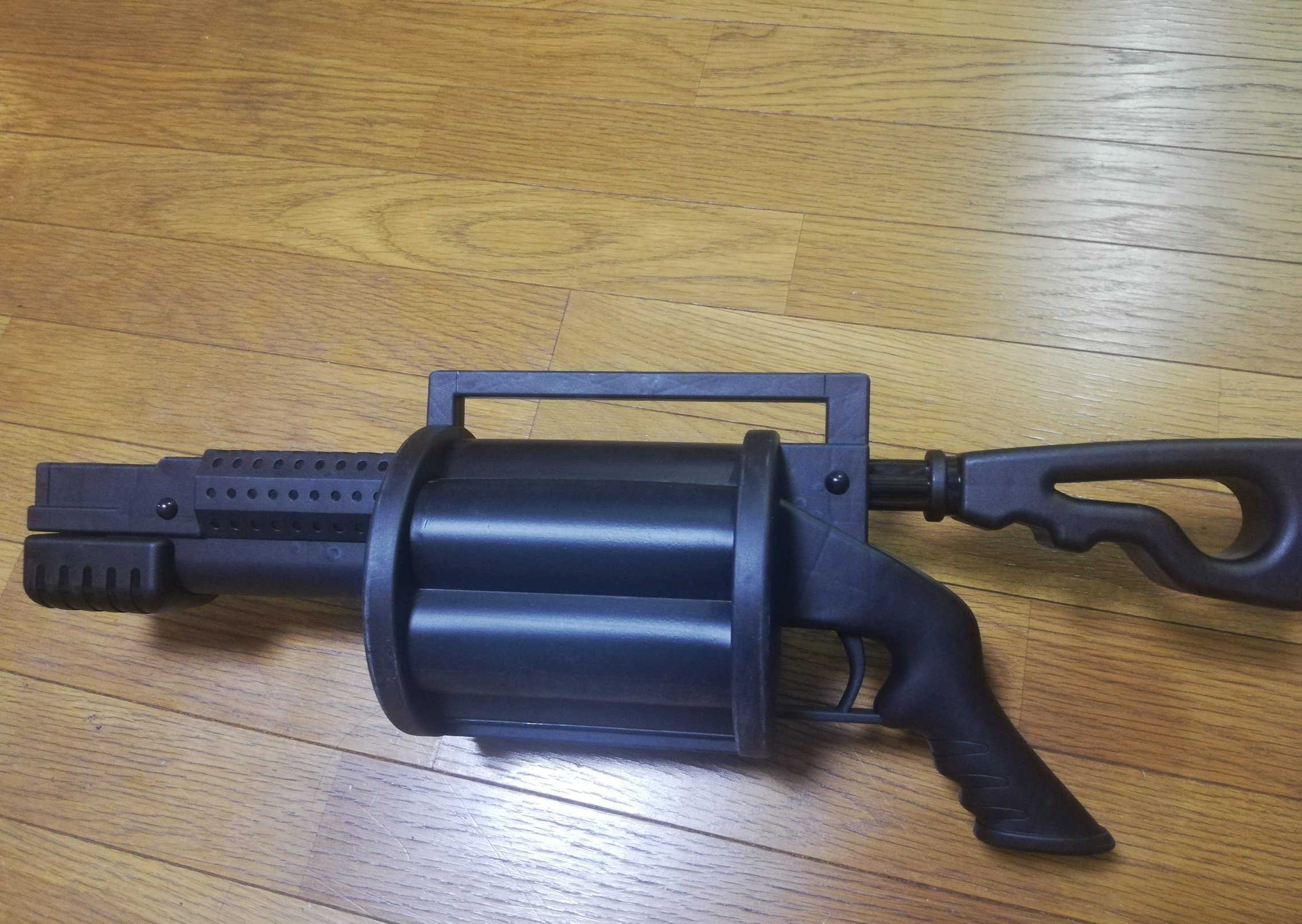 P子 ダイソーの新しい水鉄砲 ５００円 を買った なかなかいい T Co Dgkjbmvf90 Twitter