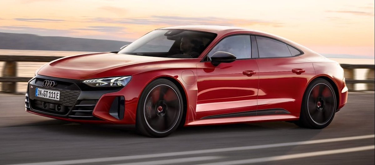 Testdriver_'s tweet image. Appuntamento fisso e puntatona a #tg2motori! La potensissima e leggerissima #alfaromeo #giuliaGTAm, le #BMW #M3 ed #M4 e la #Audi #etronGTRS. #giacovazzo sempre top in moto! @LeitnerMaria