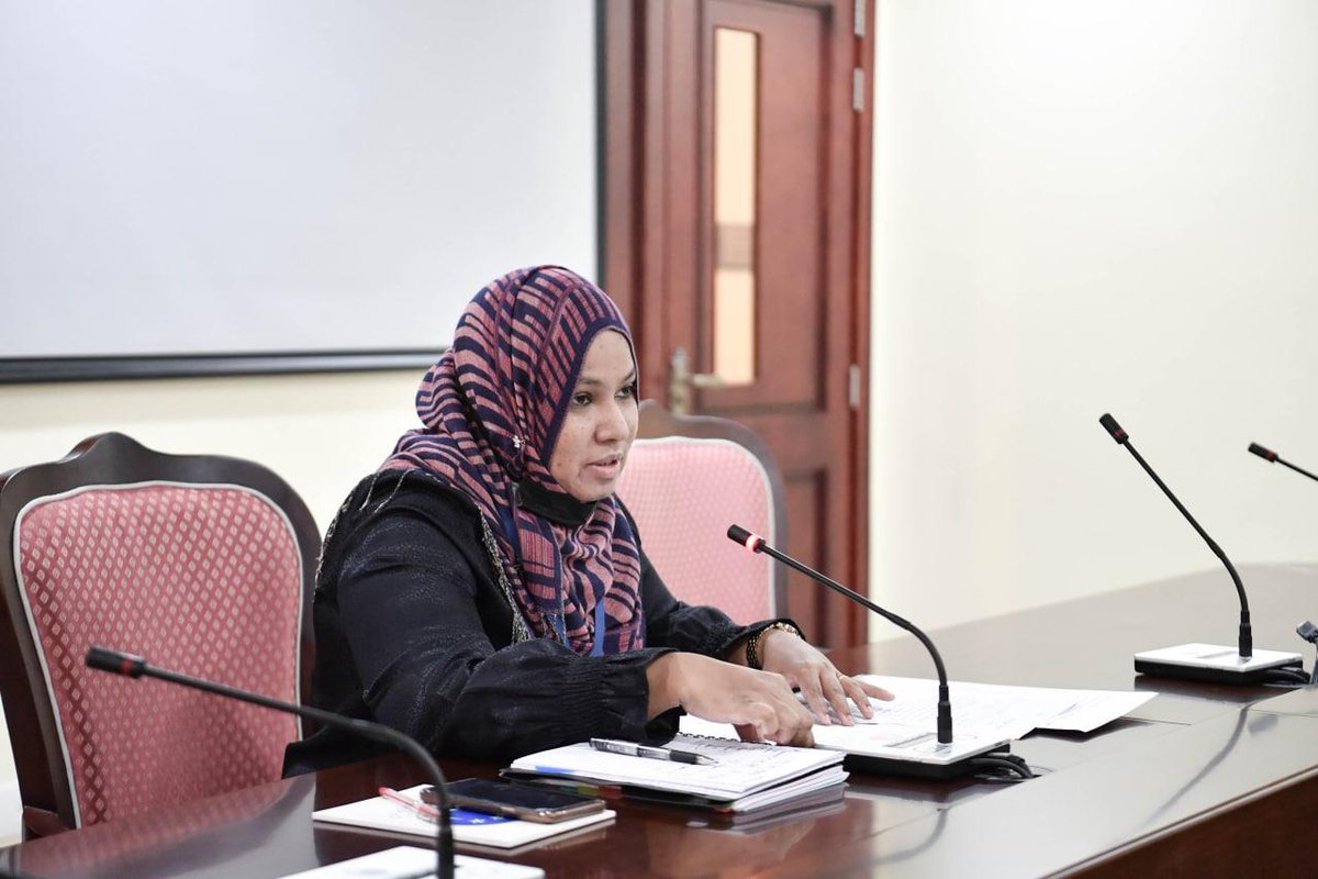 mvpeoplesmajlis's tweet photo. ރައްޔިތުންގެ މަޖިލީހުގެ ރައީސަށް ދެމުން ގެންދާ ސަލާމަތާއި ރައްކާތެރިކަން ބްރީޗްވިގޮތުގެ އިންކުއަރީއާ ގުޅޭގޮތުން ރައްޔިތުންގެ މަޖިލީހުގެ ސަލާމަތީ ޚިދުމަތްތަކާބެހޭ ކޮމިޓީއިން ރައްޔިތުންގެ މަޖިލީހުގެ އަމީން ޢާންމު އަދި ޗީފްއޮފް ބިއުރޯއާއި ބައްދަލުކުރުން https://t.co/T7vQ9OXBb4