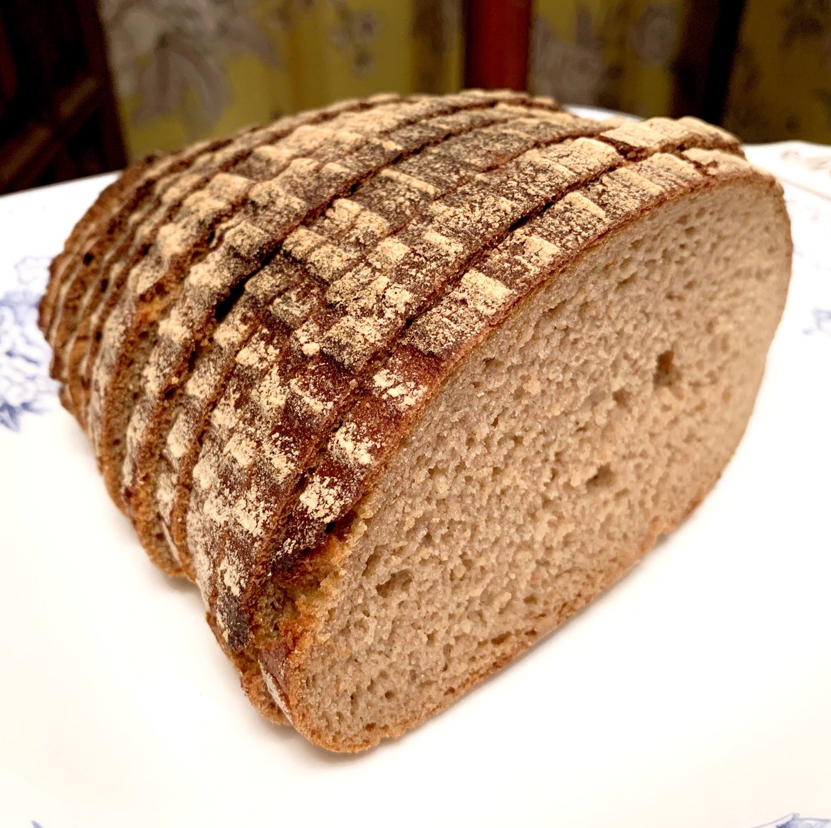 akira_tanaka_10's tweet photo. 今日のパンはショーマッカーさん😋🥖💕
ロゲンブロート、ブロートヒェン、ブレッツェル😋🥖💕💕💕
#ショーマッカー #schomaker #大岡山 https://t.co/Pwm1E3Rtmp