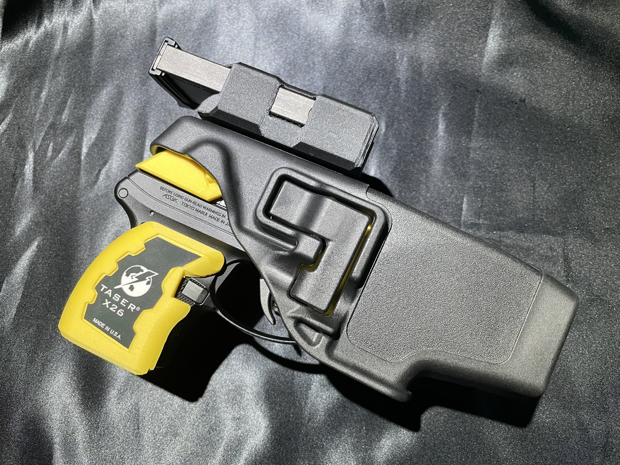 TASER® X26 Blade-Tech Tek-Lok Holster - Stunster.com TASER X26