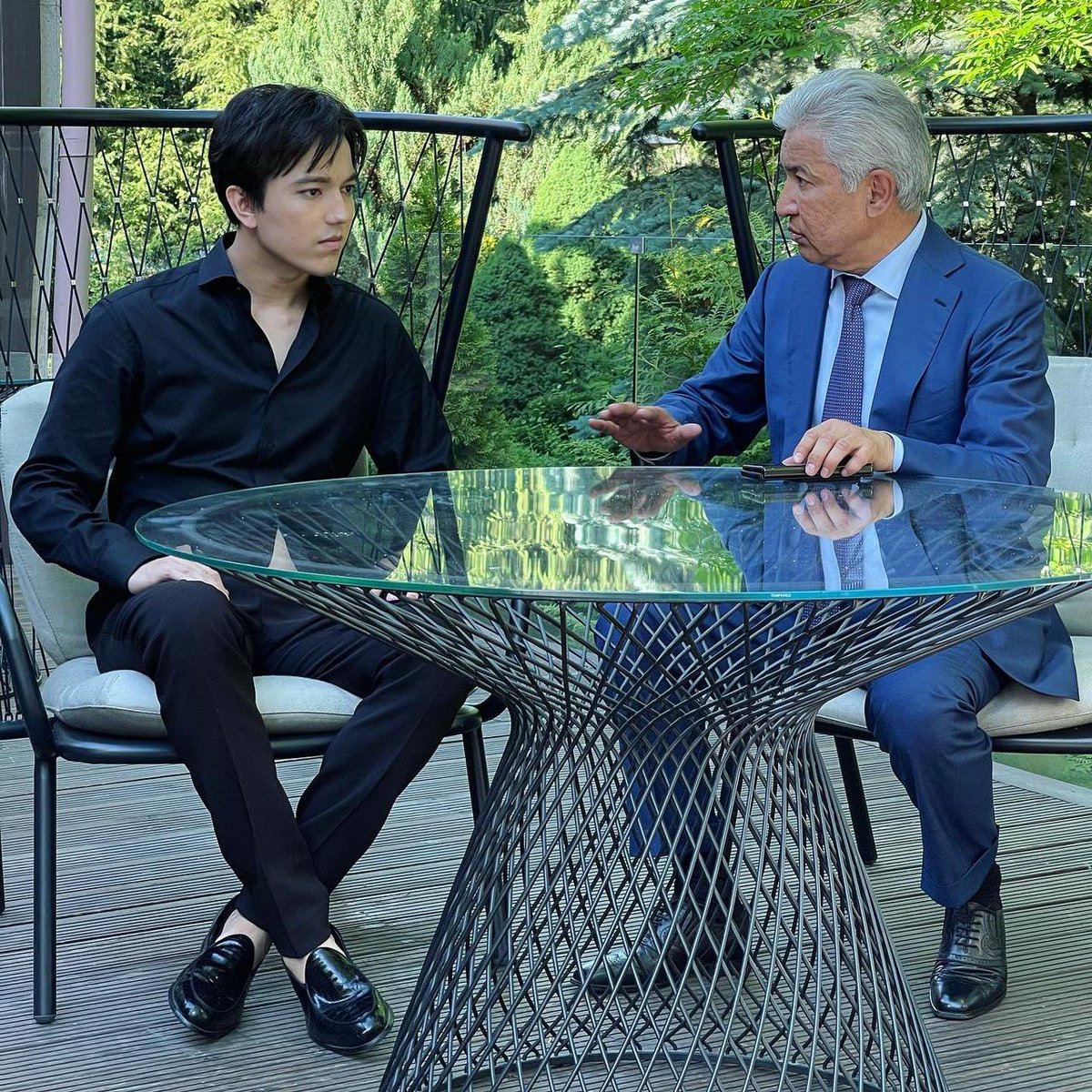 Қызыл шашты шлюха бастығына оны трахает етеді