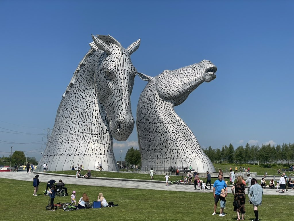 lostworld_4x4's tweet photo. Now at the Kelpies, never fails to impress https://t.co/J2EqvTFm8B