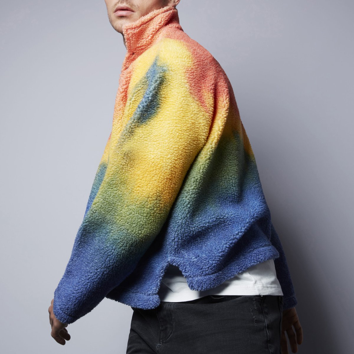 LymitedOfficial's tweet photo. Tie Dye is a hit trend that's here to stay and the pros got involved. #Pharrell 's protégé Cynthia Lu designs at #CactusPlantFleaMarket have a wait list and an underground cult following. We have a rave fleece just for you. But once it's gone, it's gone. Hit to buy #CPFM #Lymited https://t.co/ANmgIlqhAN