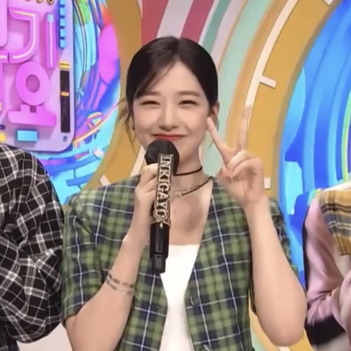 yujin smiles (@yujinsmiling) on Twitter photo 