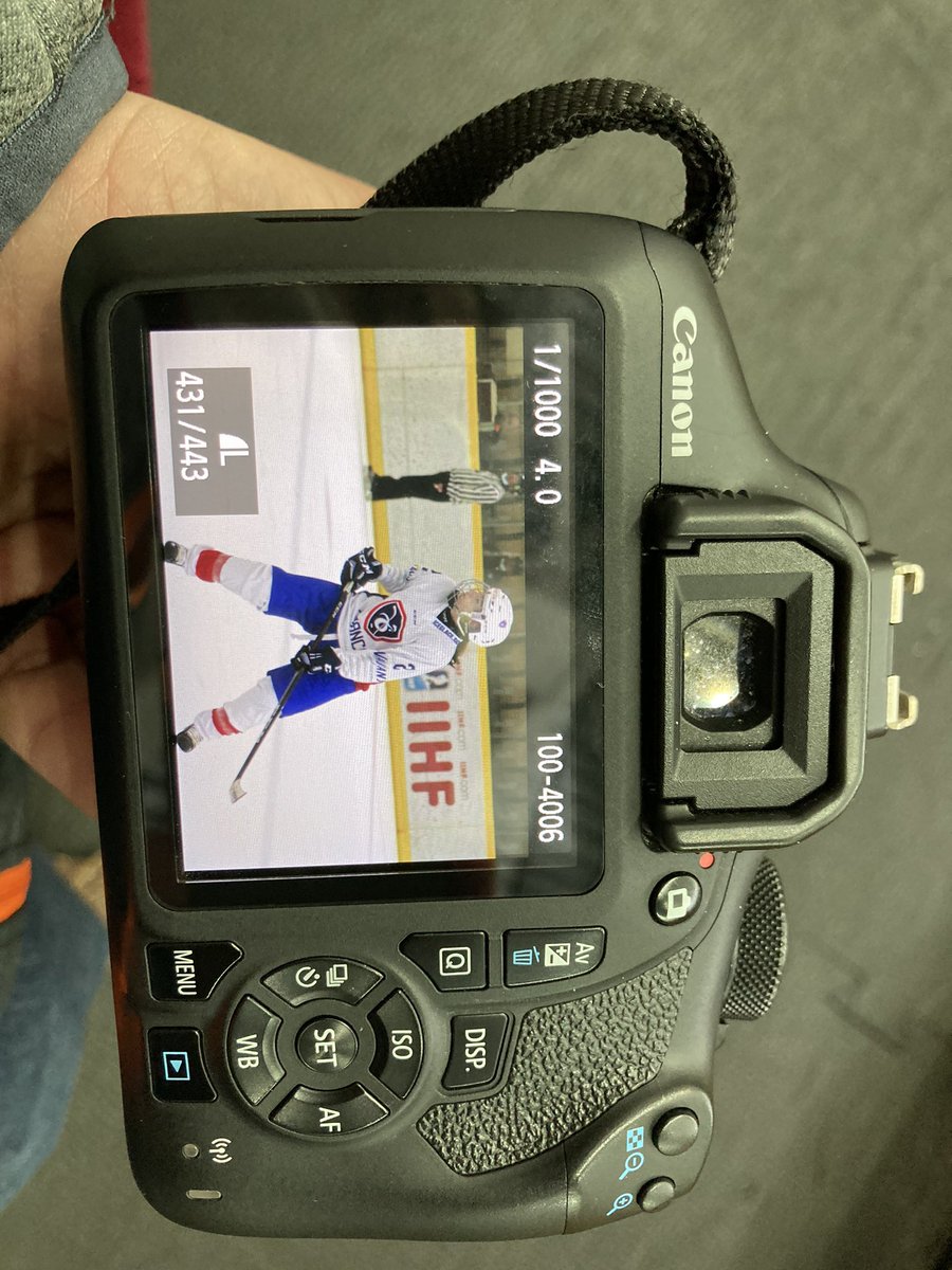 🥅🏒 Vous voulez quelques photos des matchs FU16 et FU18? 😋 Laissez moi rentrer chez moi (et c’est pas tout prêt 😉), décharger les photos, faire du tri...et vous aurez tout sur le site de <a href="/france_hockey/">France Hockey</a> #HockeyFeminin <a href="/Hockey_FRA/">Équipes de France Hockey 🏒</a> <a href="/ColliotManu/">Manu Colliot</a>