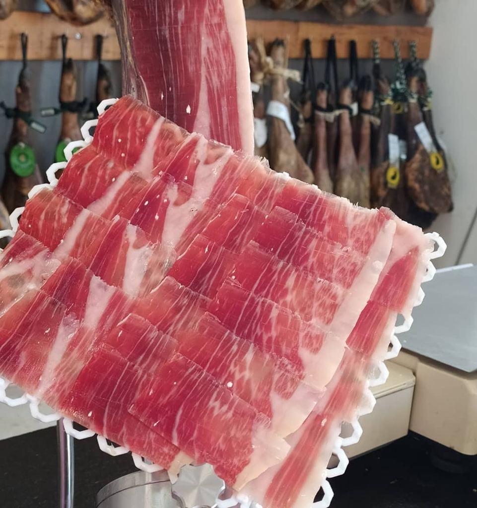 mscibericos's tweet photo. ¿Habrá algo mejor hoy domingo que una tapa de jamón con una @cruzcampo muy fría? 🤩
Casi ná😉👌 🔝🔝🔝
#jamon
#cerveza
#domingo
#rrssMSC https://t.co/TRxHgIWW3g