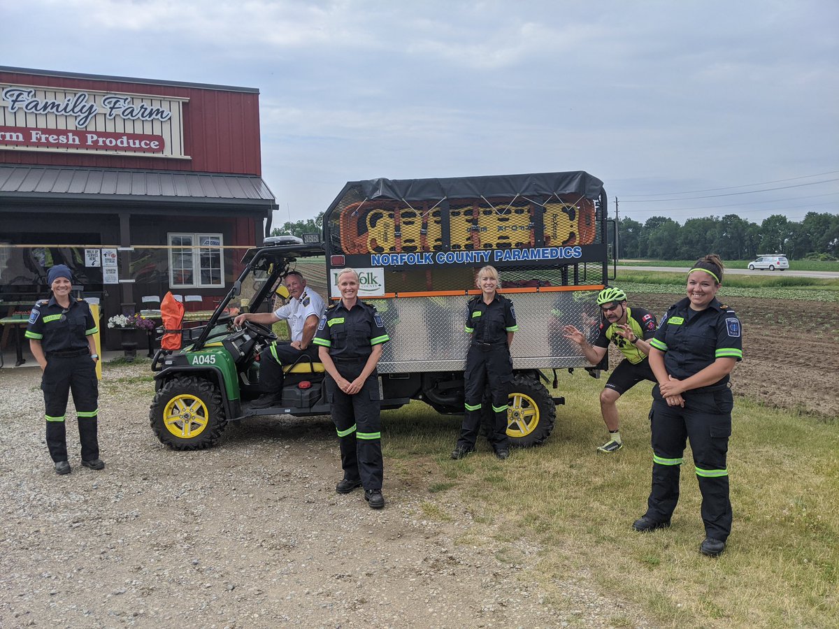 279Local's tweet image. As we wrap up #ParamedicServicesWeek we want to acknowledge the fine work the @OPSEUAmbDiv #paramedics of @NorfolkEMS do in our community. Enjoy the local gift cards! #supportlocal @Barrel87 @AndysDriveIn @SaborEspresso @thecombinegrows #catherwoodkiln