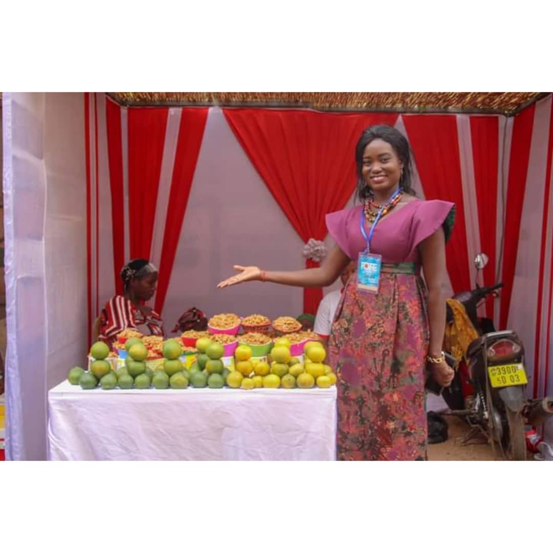 upia_vet's tweet photo. Bonne fête à toutes les Mamans du monde 🌼🌸🌷🌹💮🌺💐 !

#SandrineKONATE you are so stunning.
Elle porte notre robe "YAM".
#kokodonda 
Wathsap 00226 58586508 #upiavêt #femmedynamique #girlspower #queens #inspiration #femmeforte #girls #Kokodonda #BurkinaFaso🇧🇫 #Ouagadougou https://t.co/wef1B3xdL4