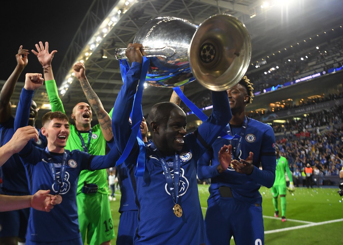 Güne N'Golo Kante'yle başlıyoruz.