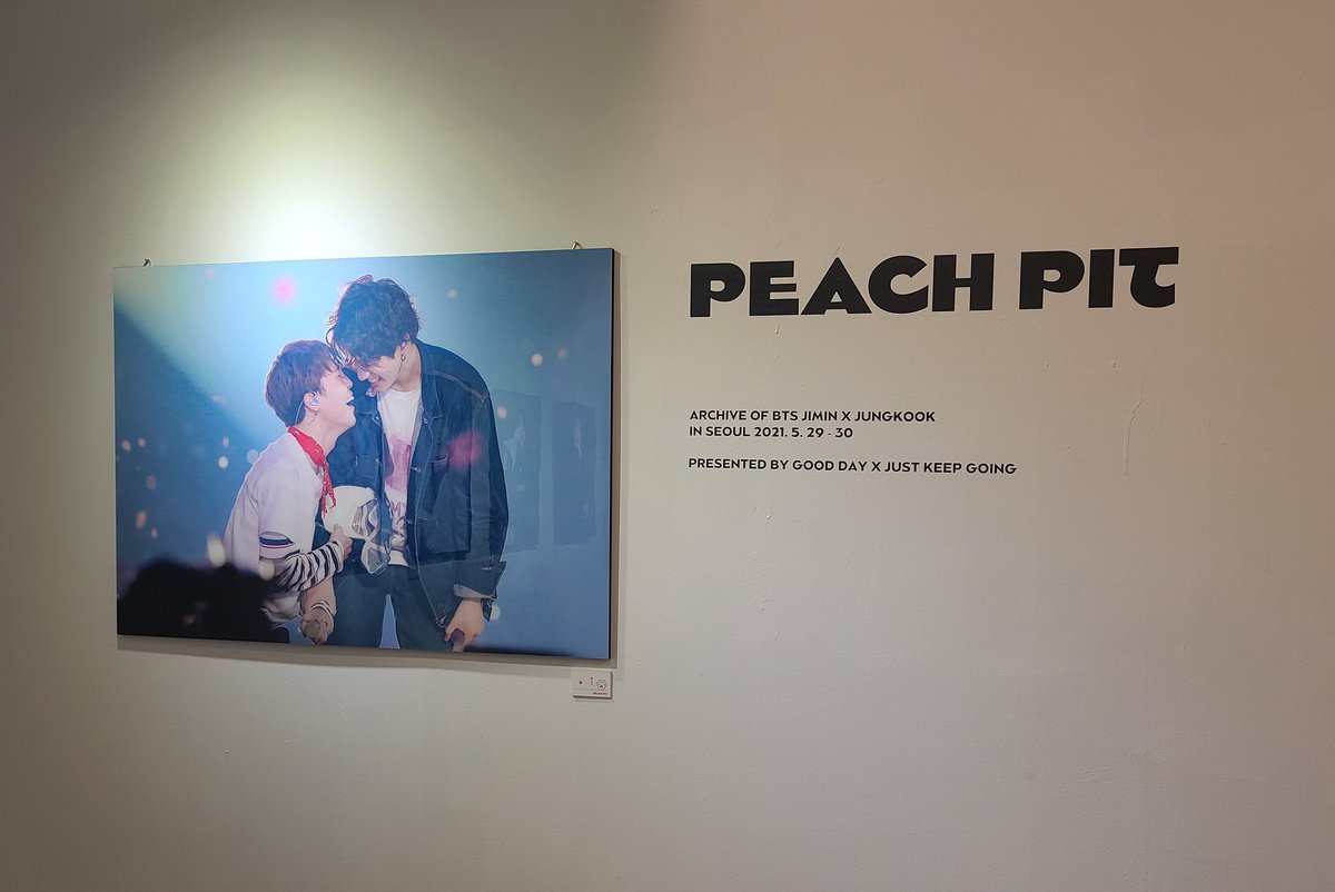 HIDDEN_JK97's tweet photo. #peachpit_2 @Peachpit9597
오랜만에 정구기보러가서 옴총신남🥰🥰💜 예븐정구기 마니마니 보고와서 너무좋았댜💟 정구기지미니 귀여어🎀
어서 사라지거라코로나야. 🥲
🥳@yangdi_rj @forming1013 즐거웠어요옹🥳 https://t.co/6HHSmFLxuA