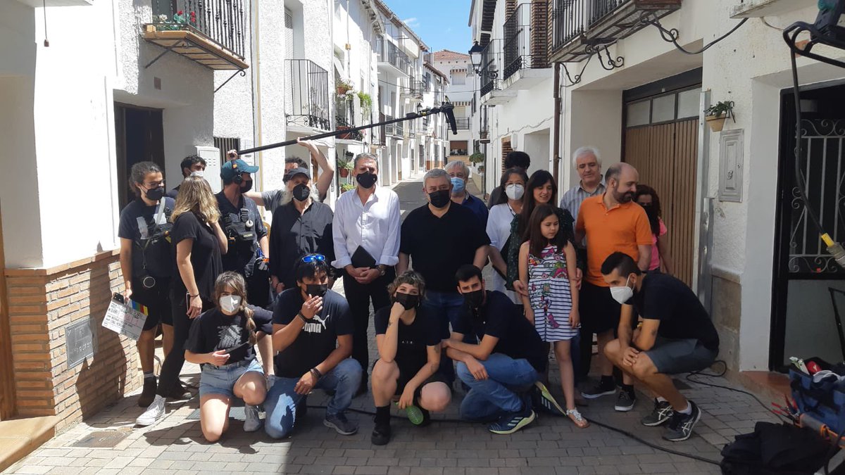 Academiadecine's tweet photo. 8 rodajes de cortometrajes simultáneos este fin de semana en Rodando por Jaén, impulsado por la Diputación Provincial. 160 participantes con intérpretes como Elena Furiase, Miguel Diosdado o Vicente Vergara. Montxo Armendáriz y Puy Oria ejercen de tutores. https://t.co/TkqD2LxddC