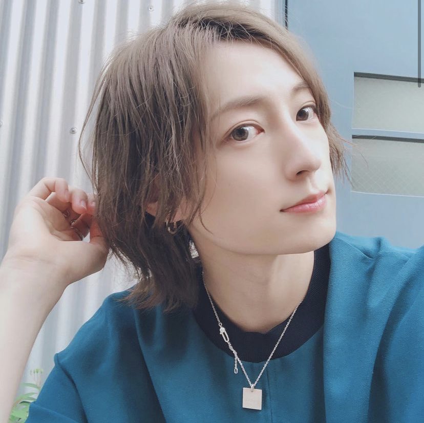Acoooo_hm's tweet photo. これ過去一超えた気がする…
かっこよすぎて過呼吸になる😇
本当に素敵… https://t.co/9J8Sm8KLuL